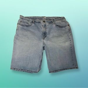 Rider’s by Lee Bermuda Shorts PLUS Light wash shorts
